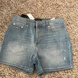 Light denim shorts NWT size 26/2 4’’ short